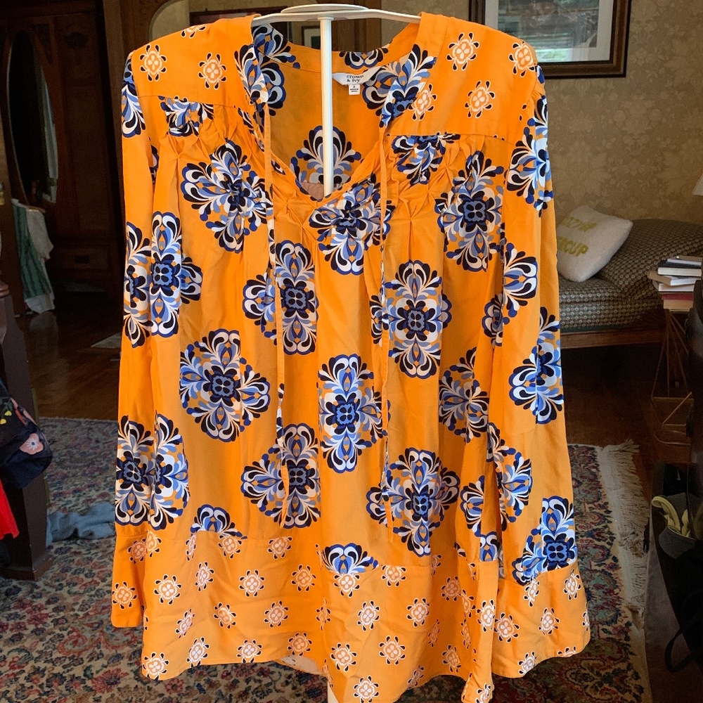 Crown and  ivy‎ snd ivy blouse. NWOT. Soooo cute . Retail 59.50